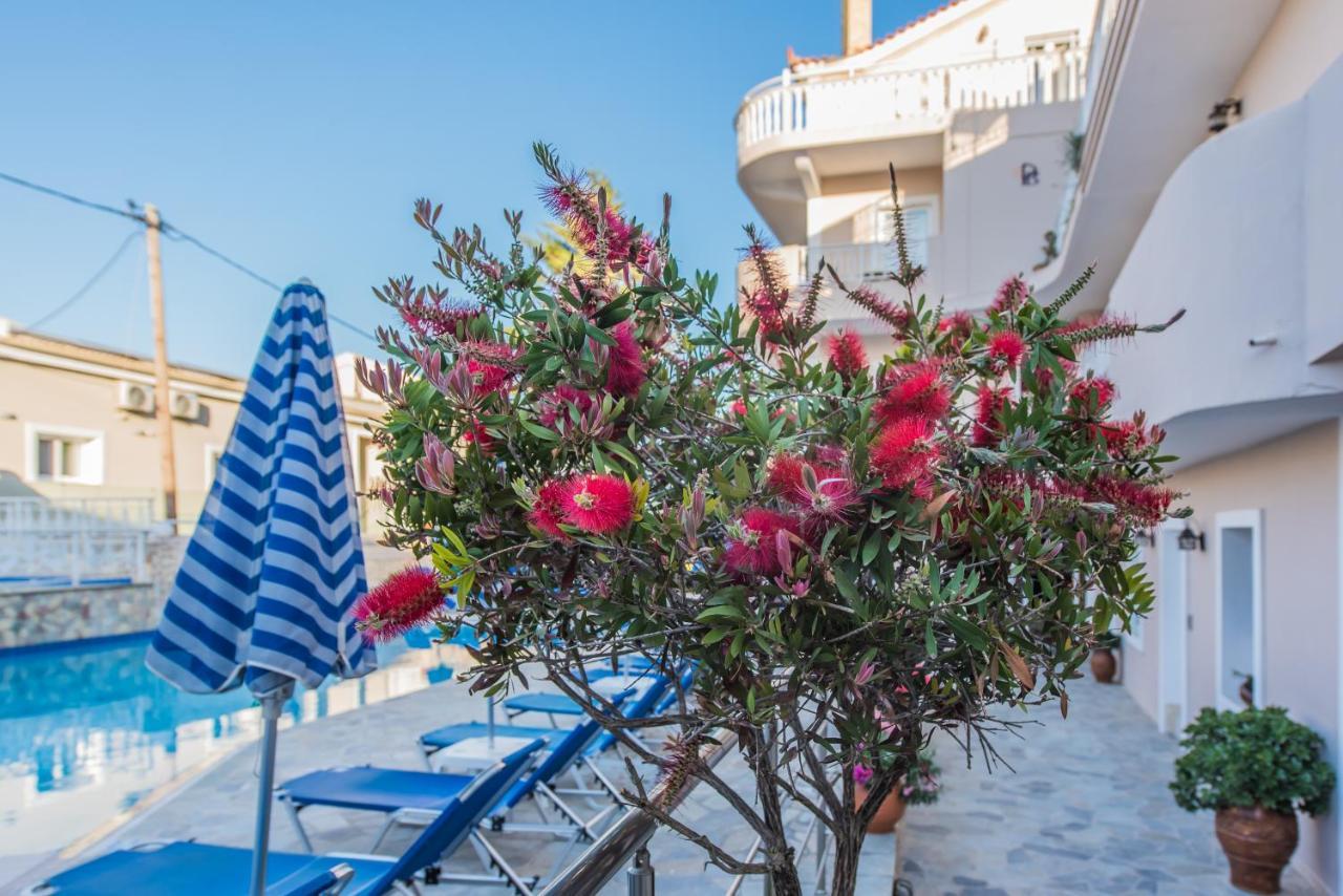 Planos Beach Hotel Exterior photo