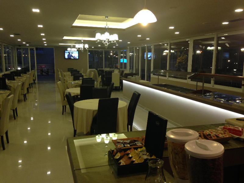 Planos Beach Hotel Exterior photo