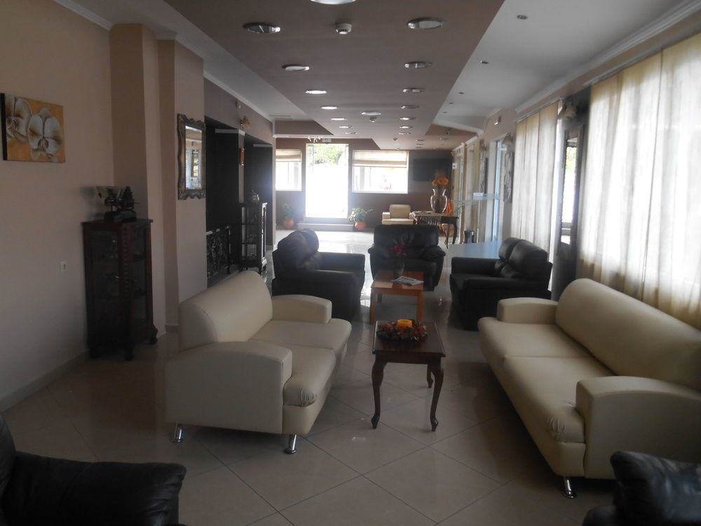 Planos Beach Hotel Exterior photo